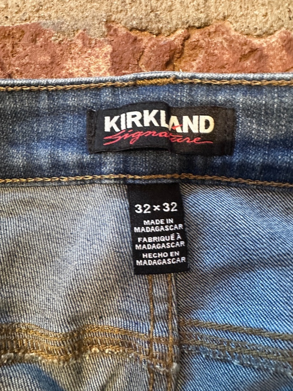 KIRKLAND Signature Men's Jeans 32x32 Heavyweight Stretch Denim Standard Fit - Picture 3 of 16